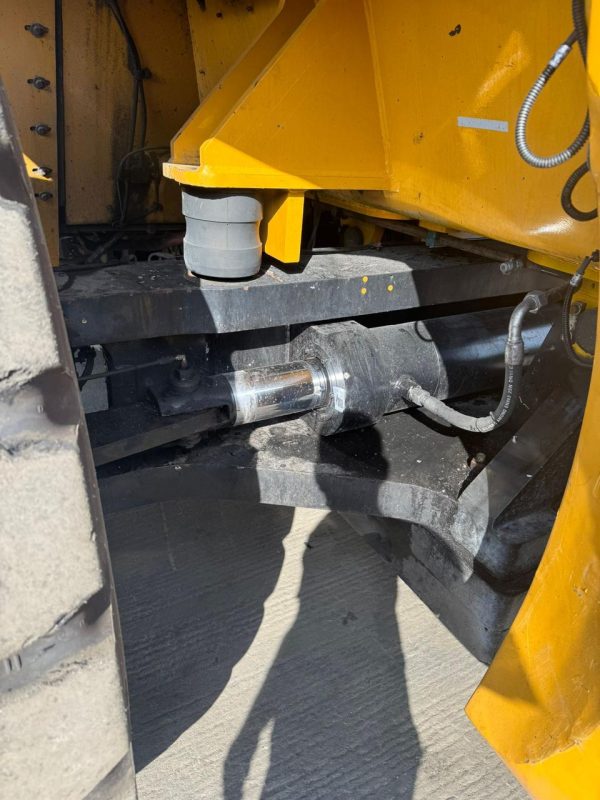 WhatsApp Image 2025-10-12 at 08.13.06_03ad93c5