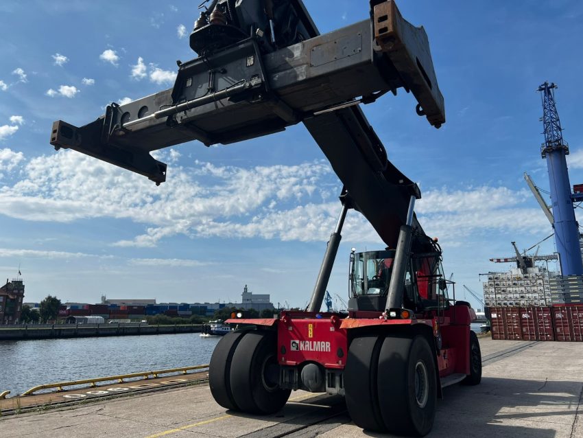 Used Kalmar Reach Stacker