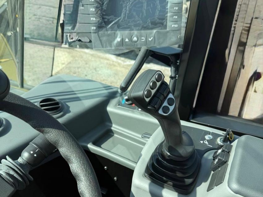 Hyster Reach Stacker