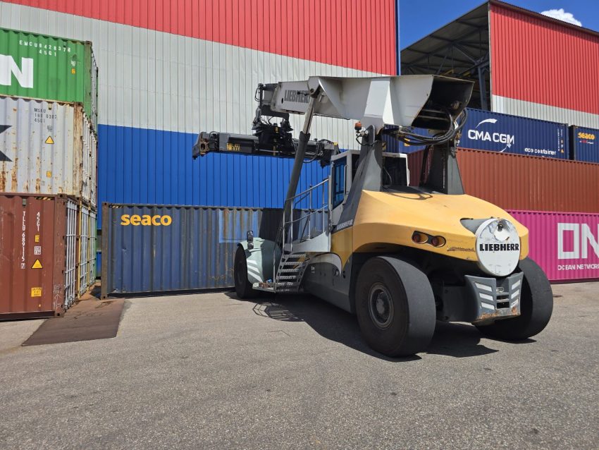 sed Kalmar DRU450-62S5 Reach Stacker