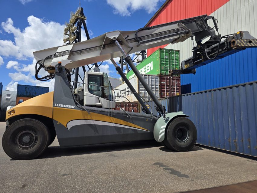 sed Kalmar DRU450-62S5 Reach Stacker