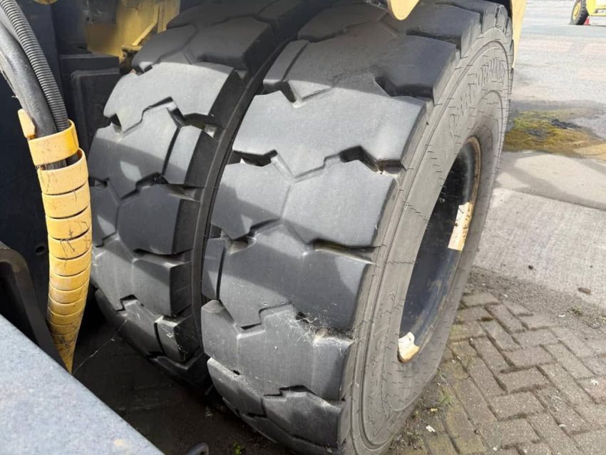 Used Hyster H18XM-12EC Empty Container Handler