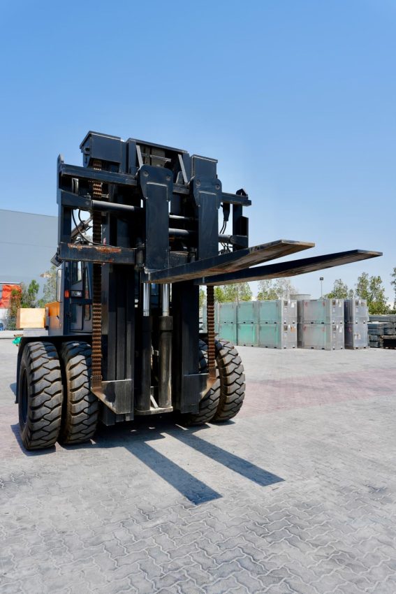 25-Ton-Diesel-Forklift-HMT250