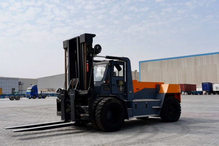25-Ton-Diesel-Forklift-HMT250
