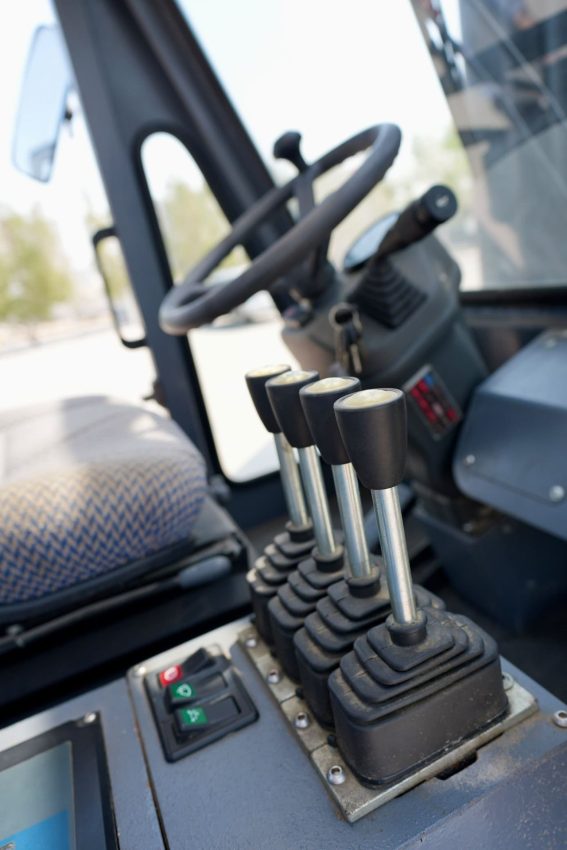 25-Ton-Diesel-Forklift-HMT250