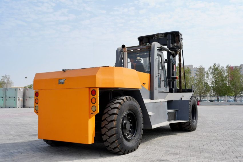 25-Ton-Diesel-Forklift-HMT250