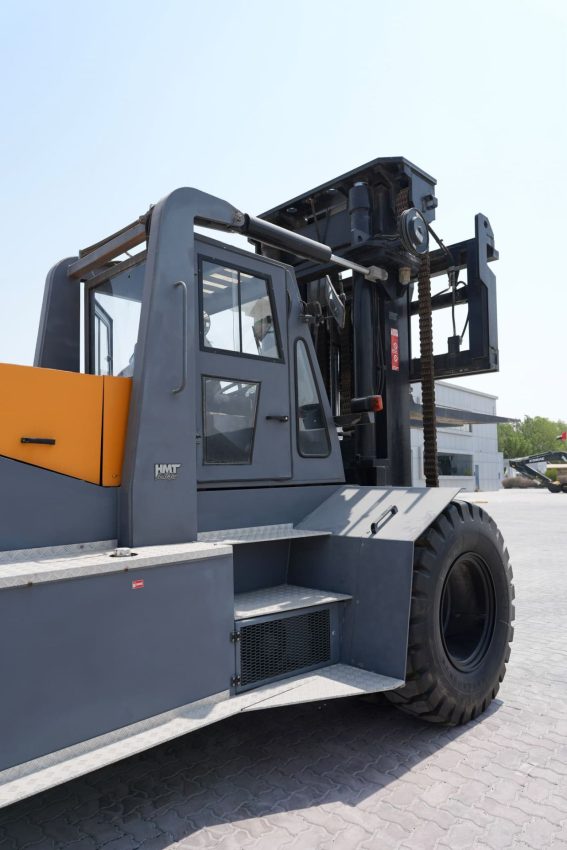 25-Ton-Diesel-Forklift-HMT250